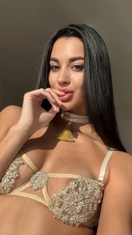 Ariana OnlyFans Profile