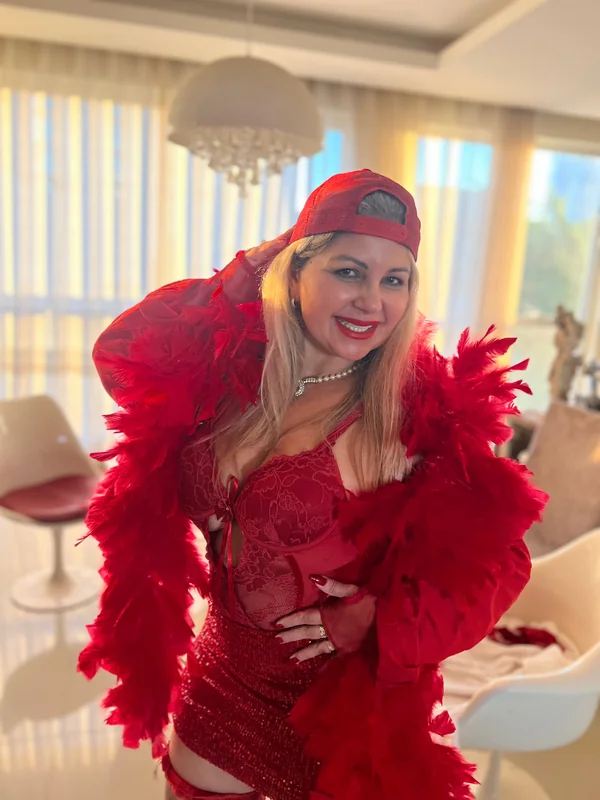 Adelina Martins - OnlyFans Creator Profile Picture