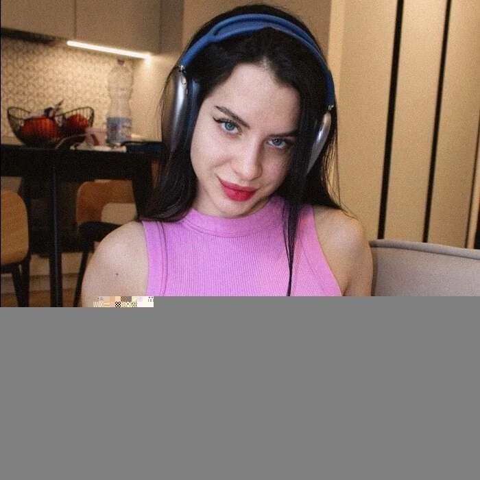 Meri ONLINE NOW OnlyFans Profile