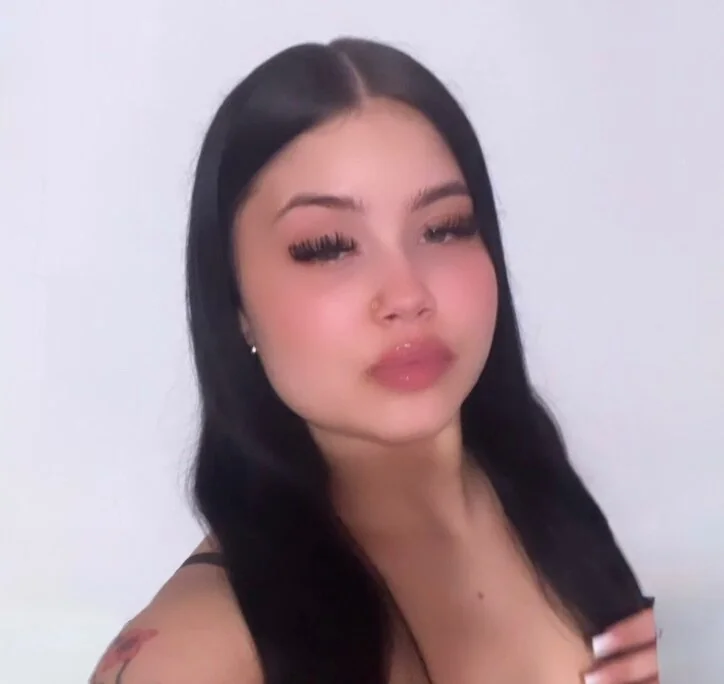 adore me ;) - OnlyFans Creator Profile Picture