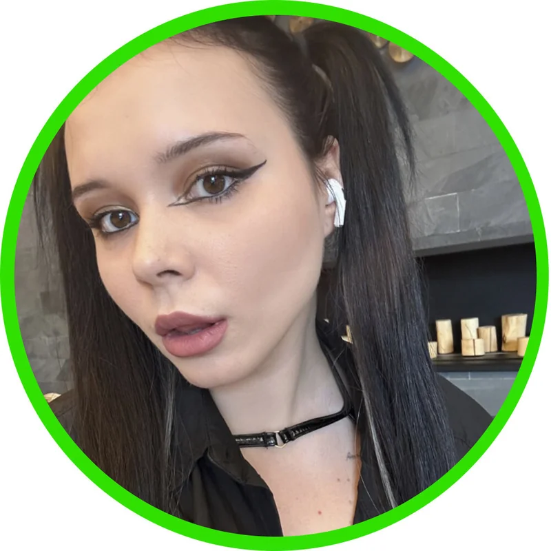 Alice Wood - OnlyFans Creator Profile Picture