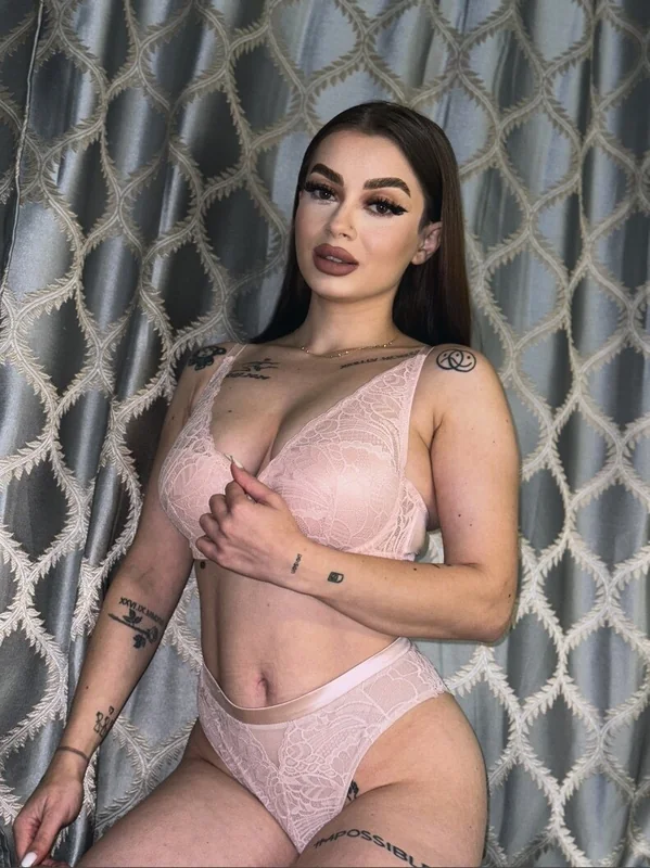 .19 - OnlyFans Creator Profile Picture