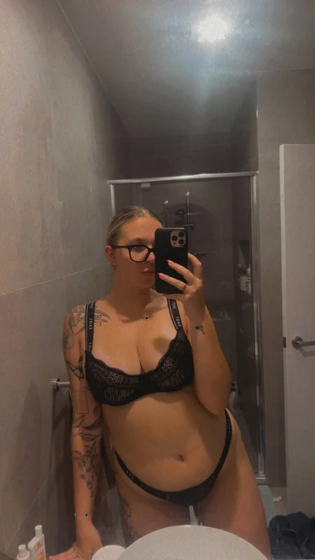 Aria Flowers - OnlyFans Creator Profile Picture