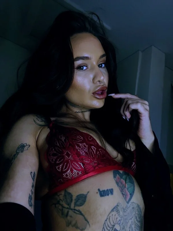 Lola - ʙᴀʙʏ ɢɪʀʟ 63 OnlyFans Profile