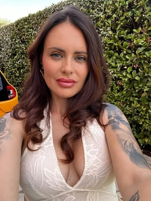 ᗴᗩ ᗰƳ ᑕᕼᗴᗴᔕᗴᗷᑌᖇǤᗴᖇ - OnlyFans Creator Profile Picture