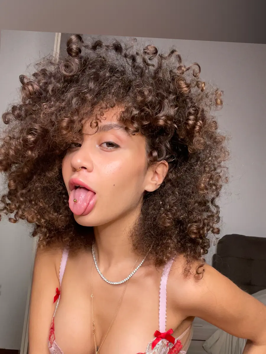 Beatrice Segreti (@beasecrets) OnlyFans custom content creator profile photo