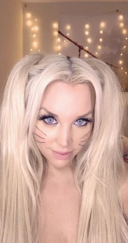 Blondie Fesser Buns VIP PAGE - OnlyFans Creator Profile Picture