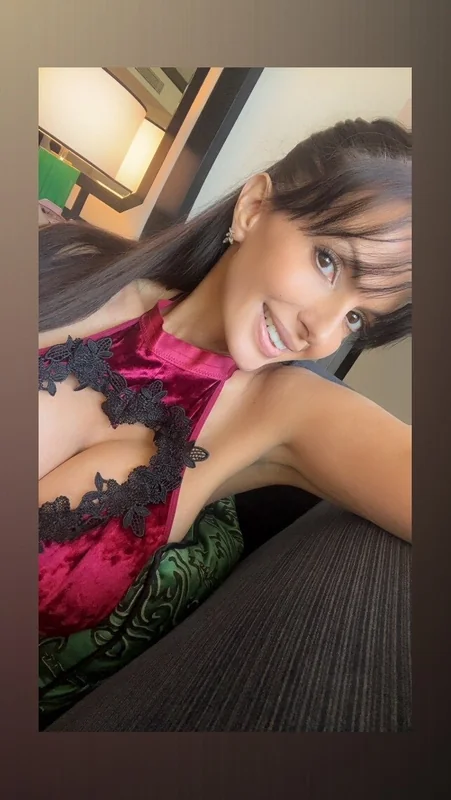 Catalina Cruz - Official OnlyFans Profile