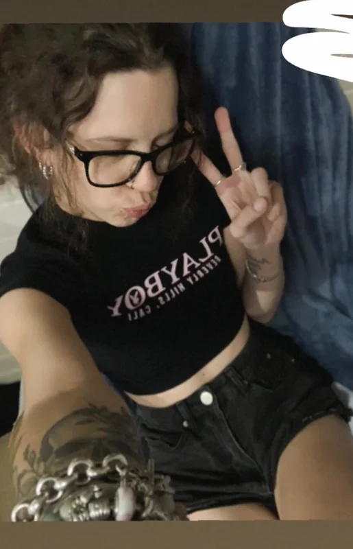 Chickiwithglasses - OnlyFans Creator Profile Picture