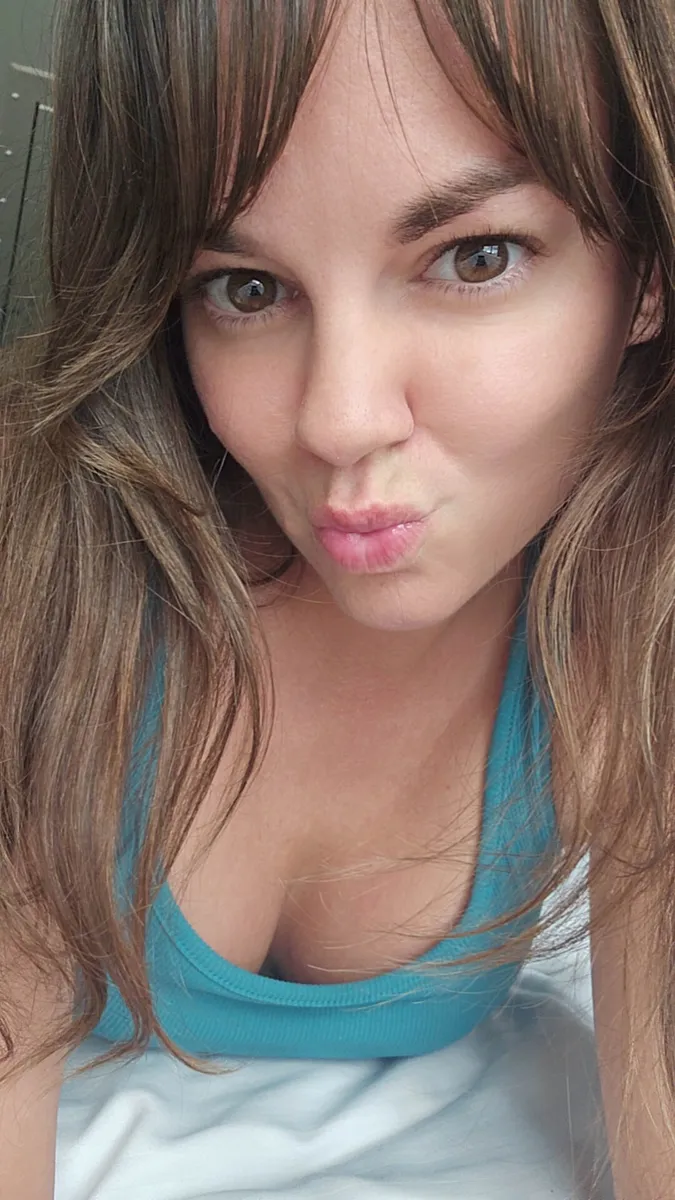 Chloe - Your Favorite Neighbor (@chloe_mae) OnlyFans exclusive creator profile photo