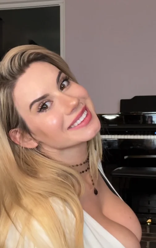 Chloe Lamb - OnlyFans Creator Profile Picture