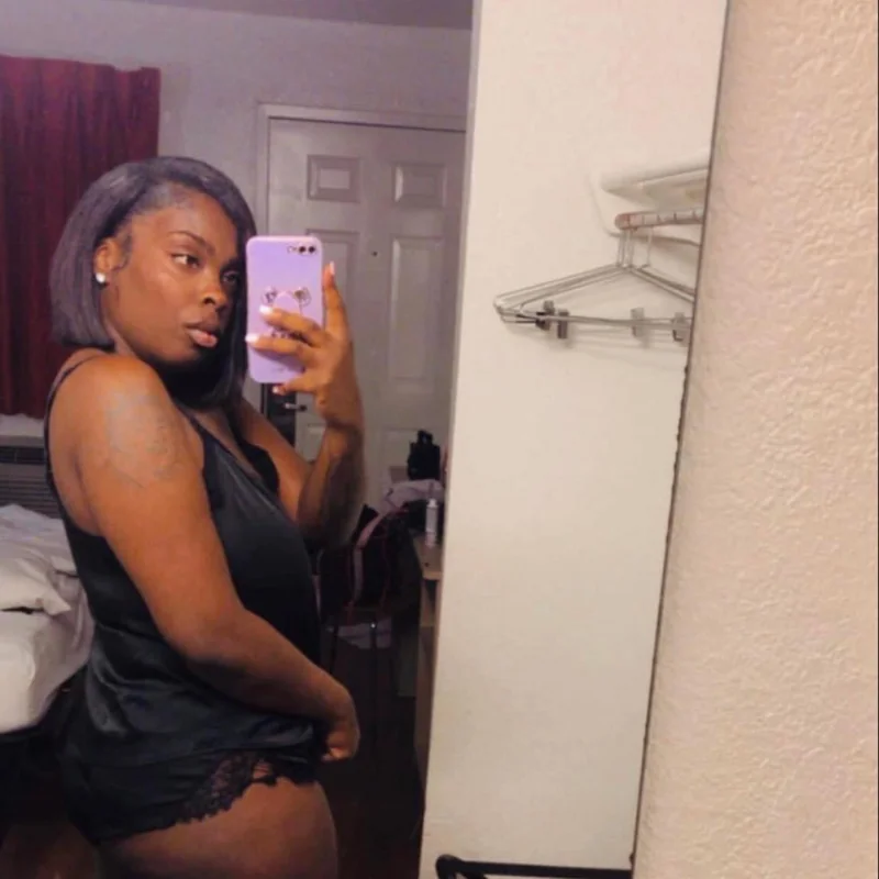 Scarlet OnlyFans Profile