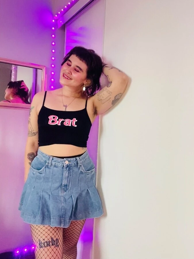 Victoria Dagger (@daggerbooty) OnlyFans piercing (pierced nipples) creator profile photo