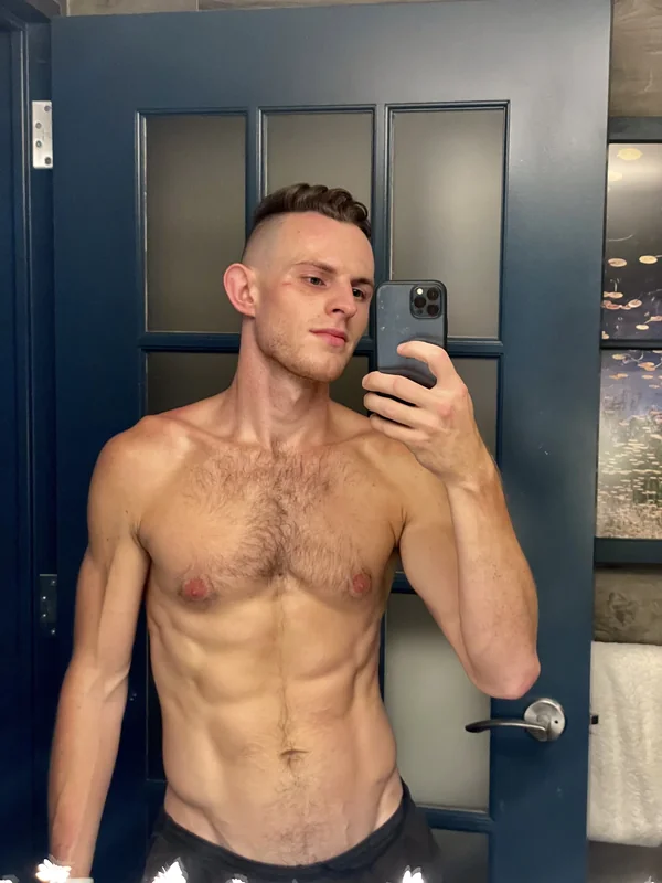 damagedbttm OnlyFans Profile