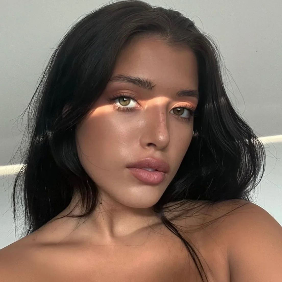 Dara Anjelika (@daraanjelikavip) OnlyFans exclusive creator profile photo