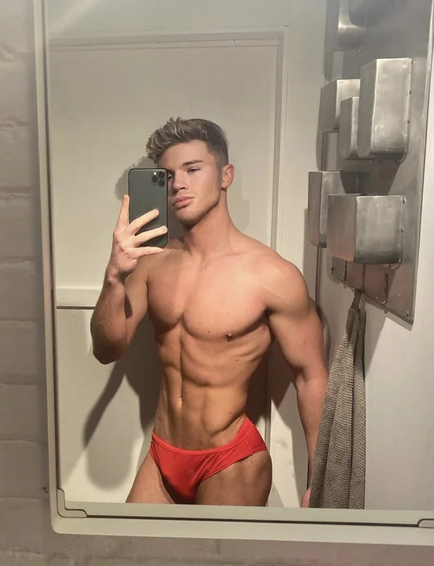 Deanyoung_ - OnlyFans Creator Profile Picture
