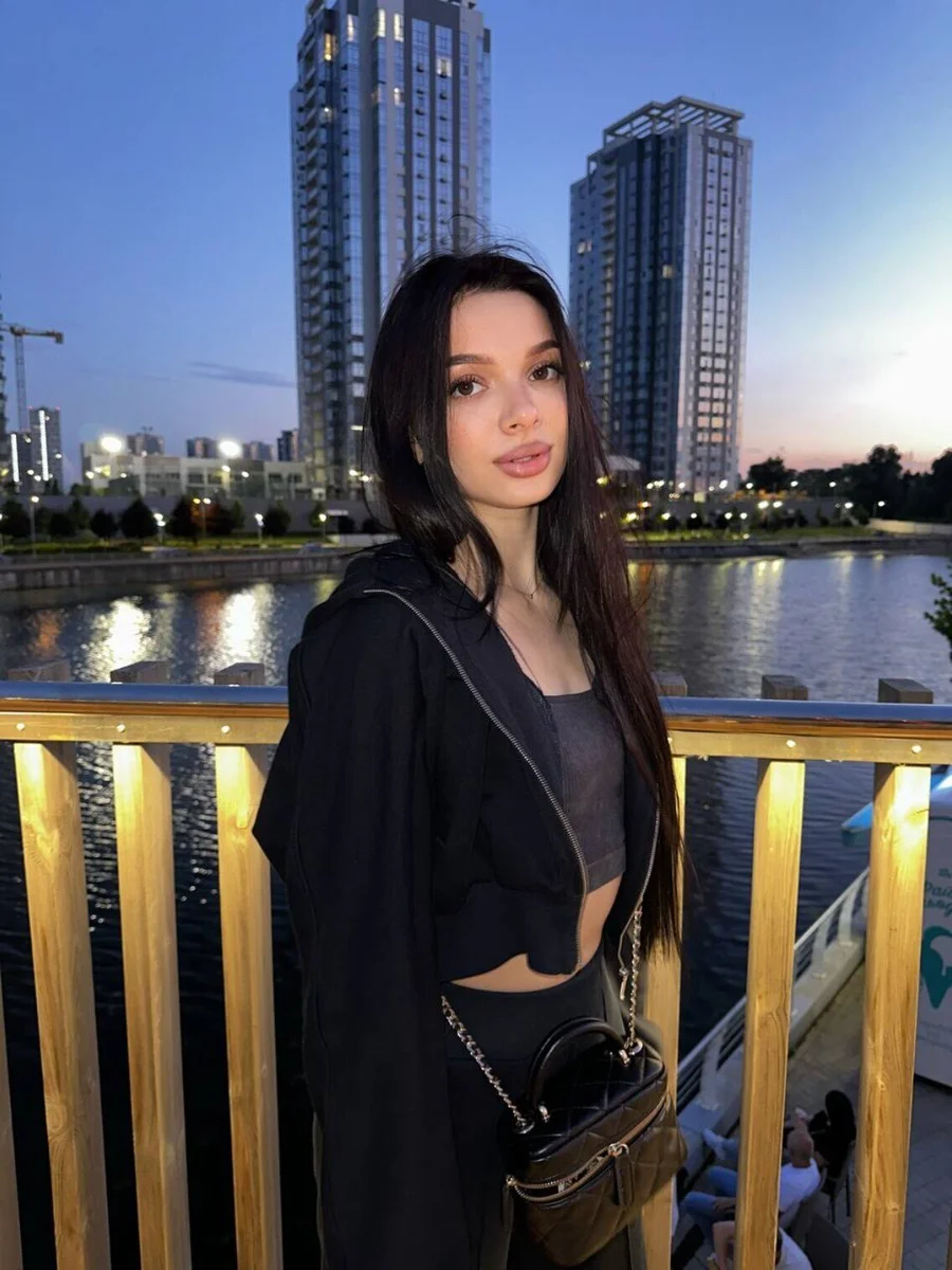 dora_18 OnlyFans Profile