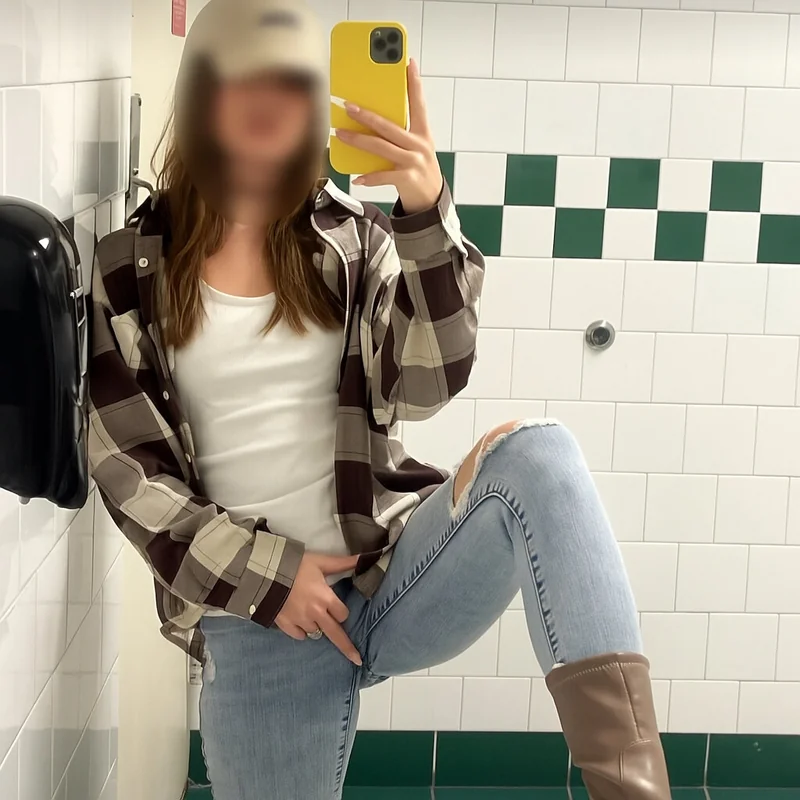 Ellie Handygirl - OnlyFans Creator Profile Picture