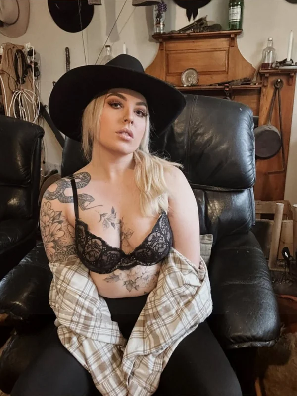 Ella Rae OnlyFans Profile