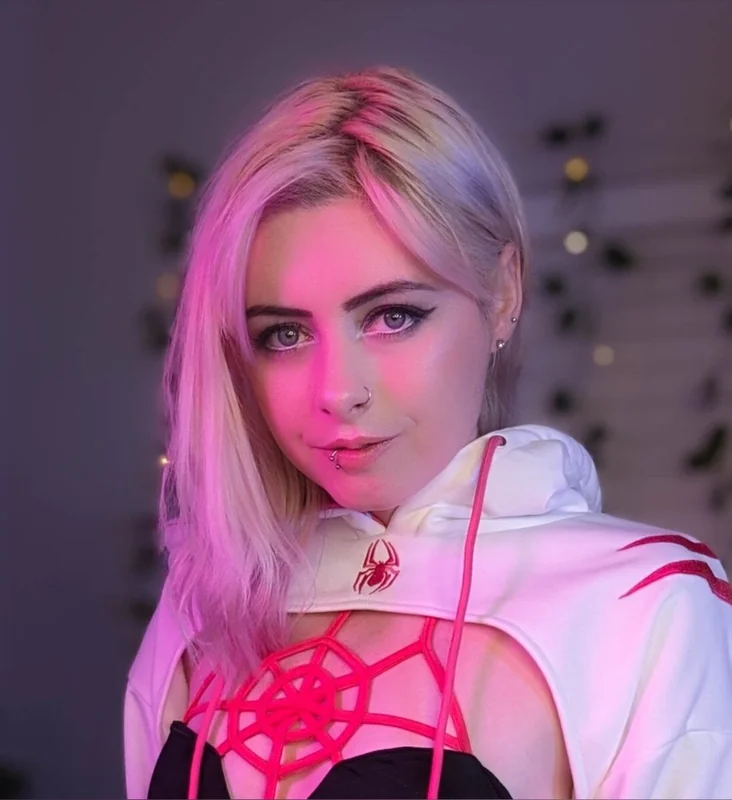 elunaxc OnlyFans Profile