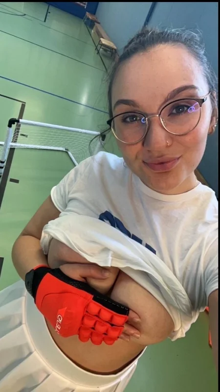 Emi OnlyFans Profile