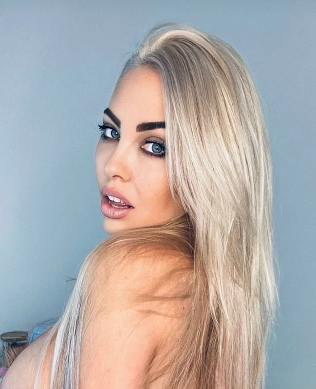 EVIE LEANA ONLINE NOW OnlyFans Profile