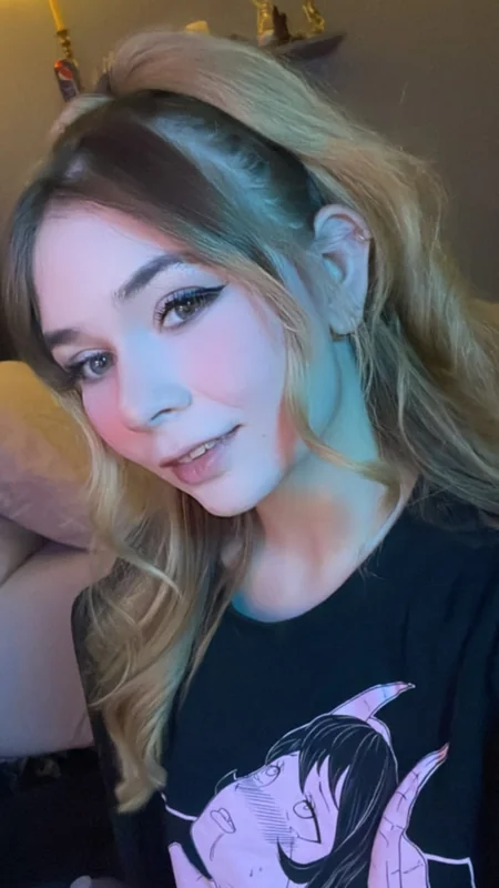 Favoritemidwestvixen OnlyFans Profile