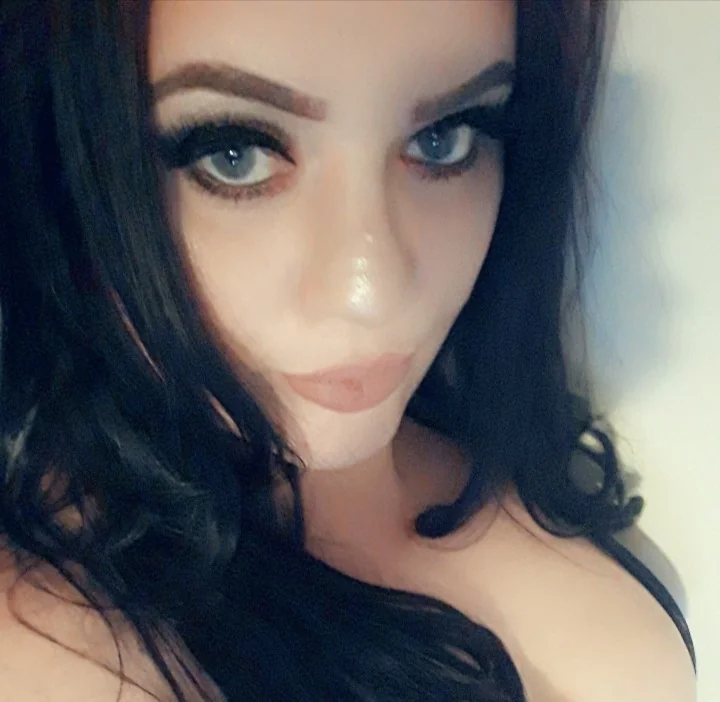 Feefeeroberts OnlyFans Profile