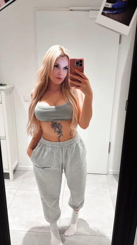 Feliz Nicole OnlyFans Profile