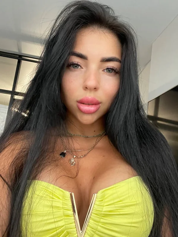 Veronica OnlyFans Profile