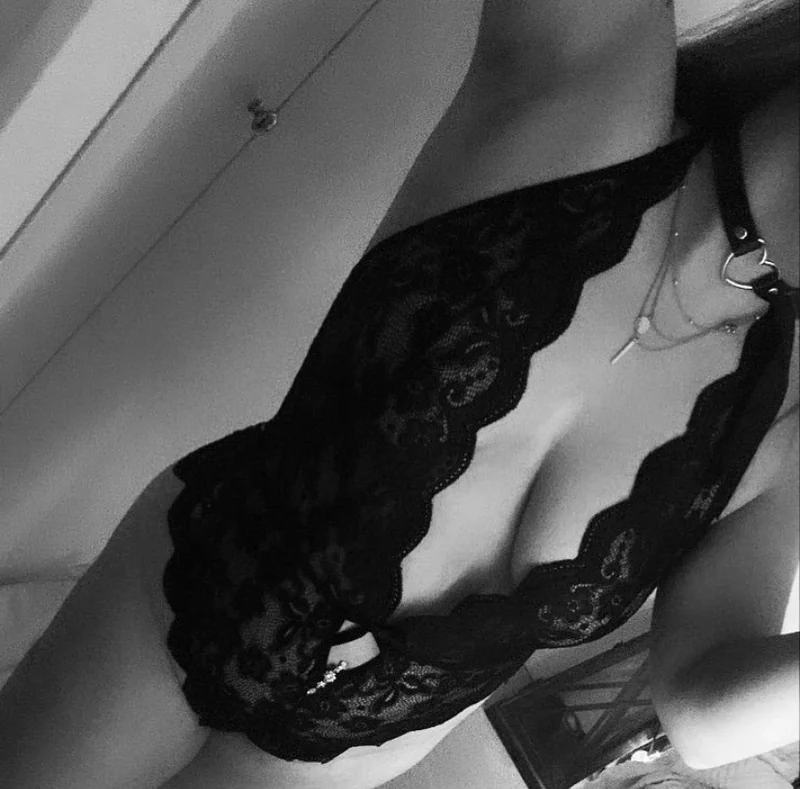 LittleGirl95 OnlyFans Profile