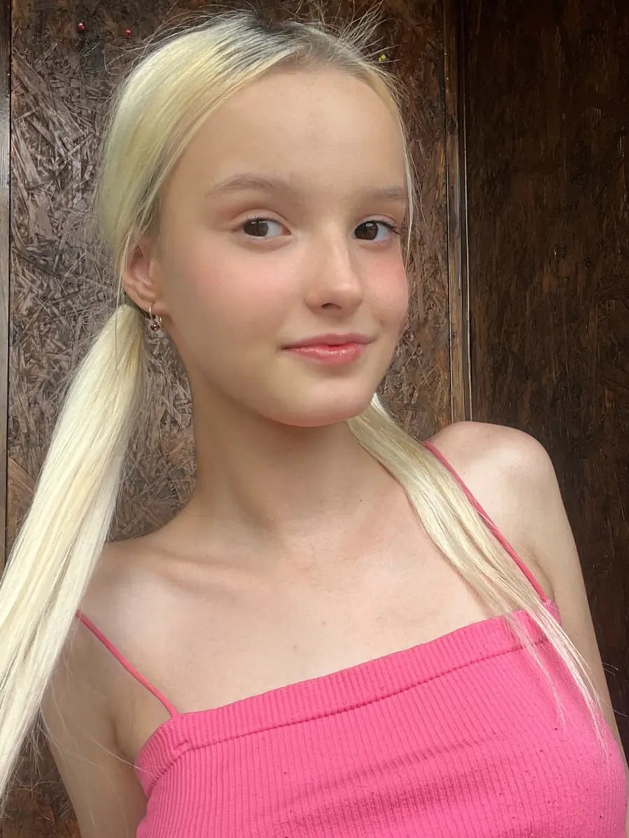 Your little Nina (@girl_nina18) OnlyFans exclusive creator profile photo