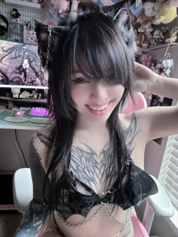 Filipina long tongue pup OnlyFans Profile