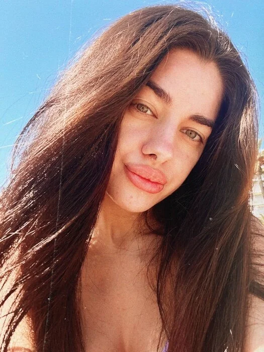 Helen Pipe OnlyFans Profile