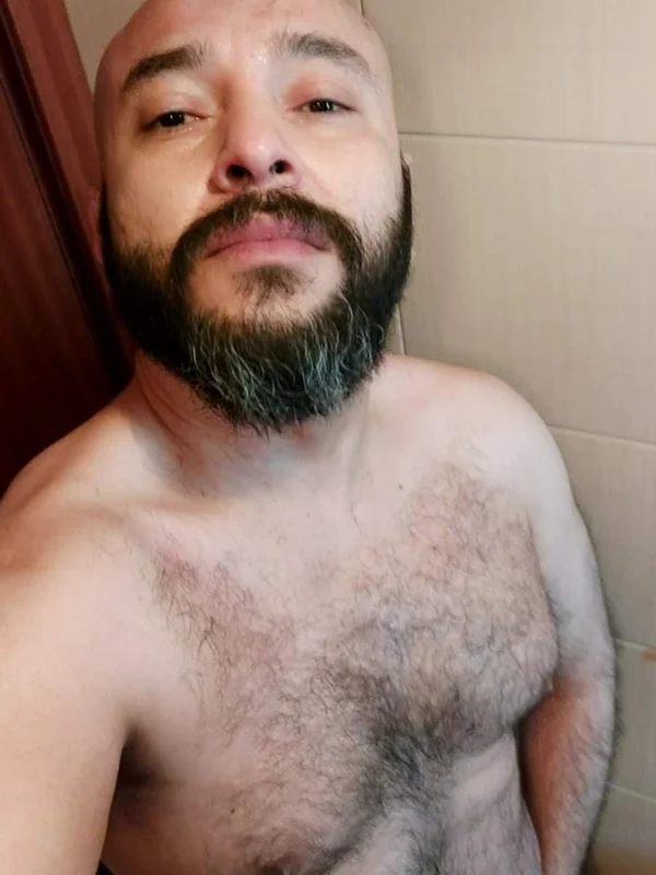 Hiddenbearcave1 OnlyFans Profile