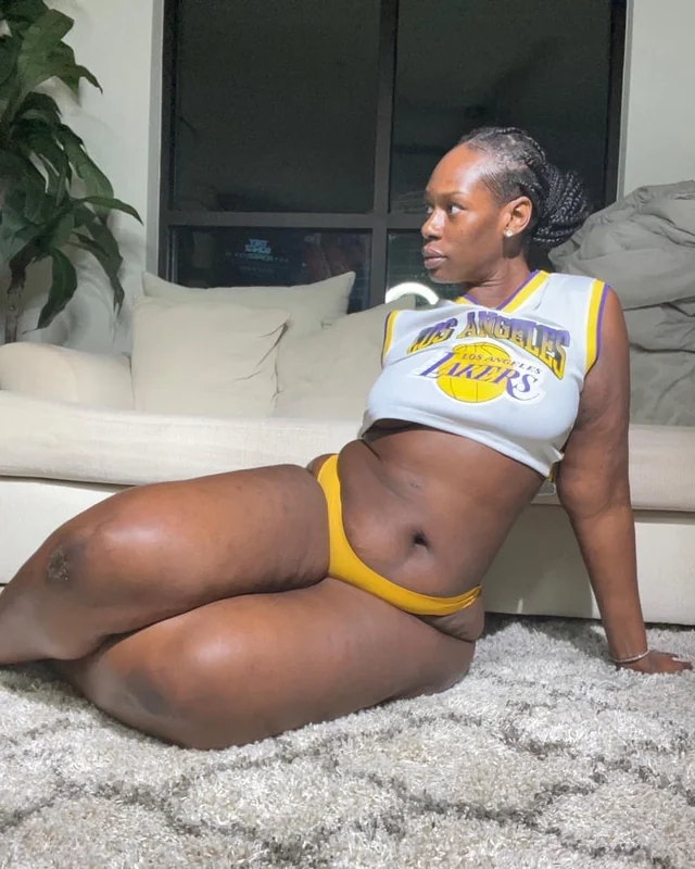 CHECK MESSAGES ! OnlyFans Profile