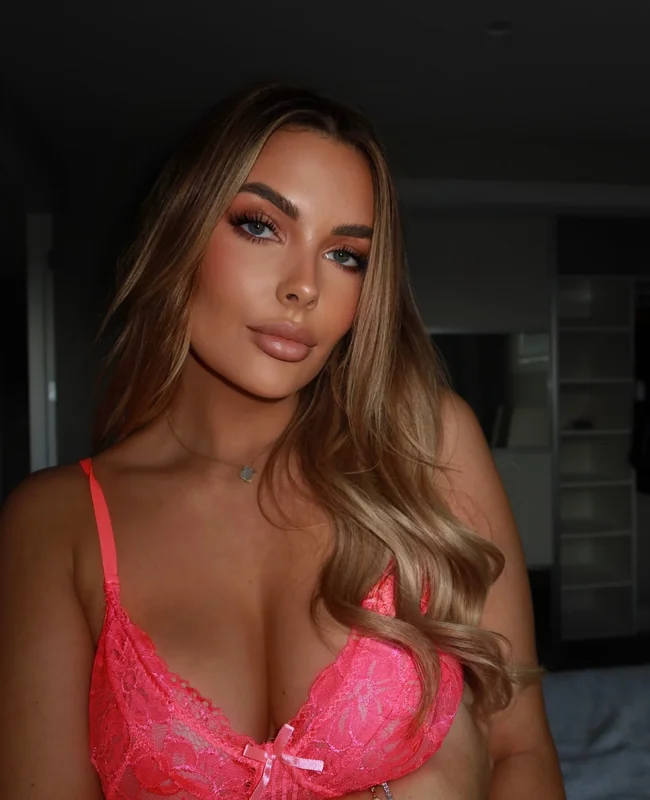 Sarah Harris OnlyFans Profile