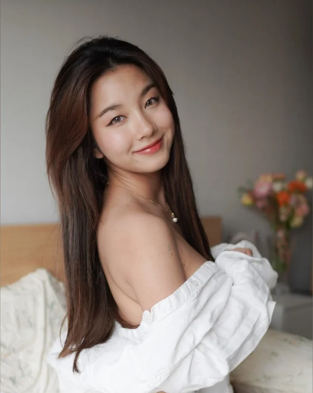 Iris OnlyFans Profile