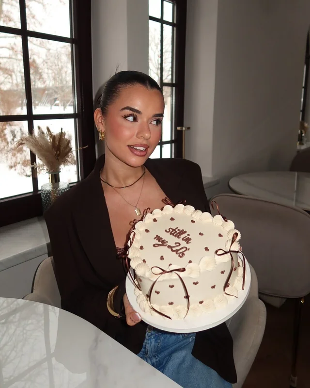 Isa OnlyFans Profile