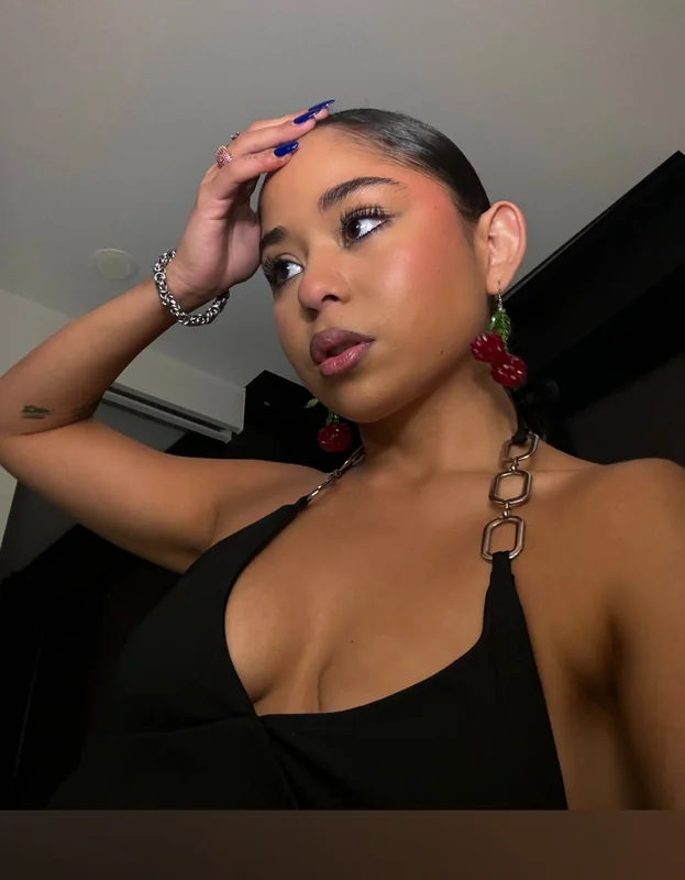 Isabelle Lopez - OnlyFans Creator Profile Picture