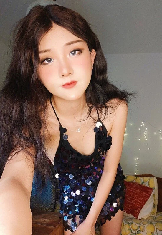 Kaveski Suzuki college girl next door OnlyFans Profile