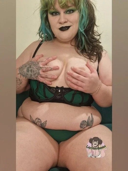 Ladybatushka OnlyFans Profile