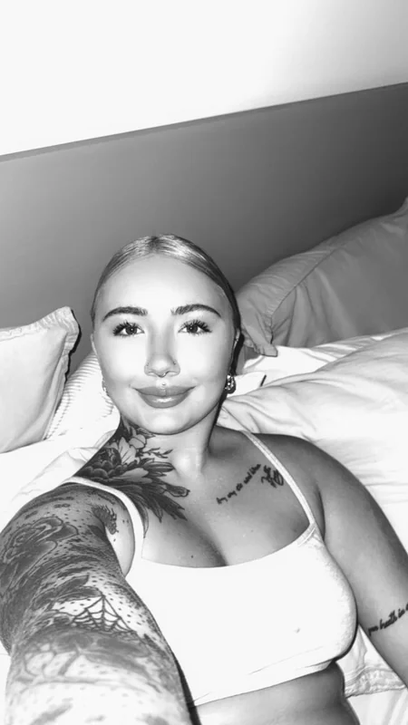 Han OnlyFans Profile