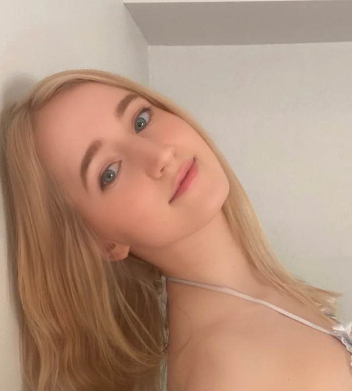 Laila - TIP 6 FOR BOYGIRL OnlyFans Profile