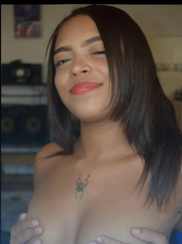 LALLY SUAREZ - OnlyFans Creator Profile Picture