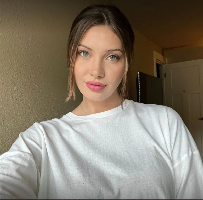 Leah Winters - OnlyFans Creator Profile Picture