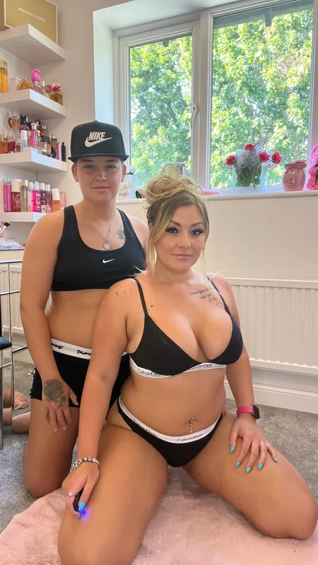 LESBIAN COUPLE - OnlyFans Creator Profile Picture