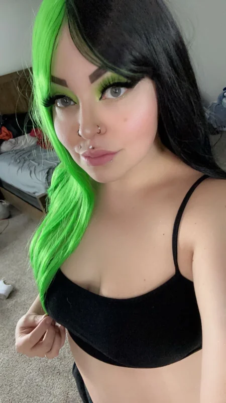 little_red OnlyFans Profile