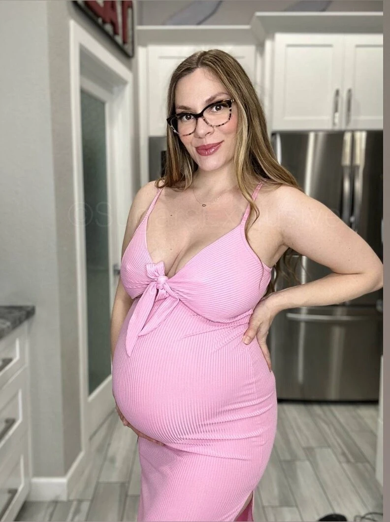 Step-Mommy Mia (@mamamiataylor) OnlyFans exclusive creator profile photo
