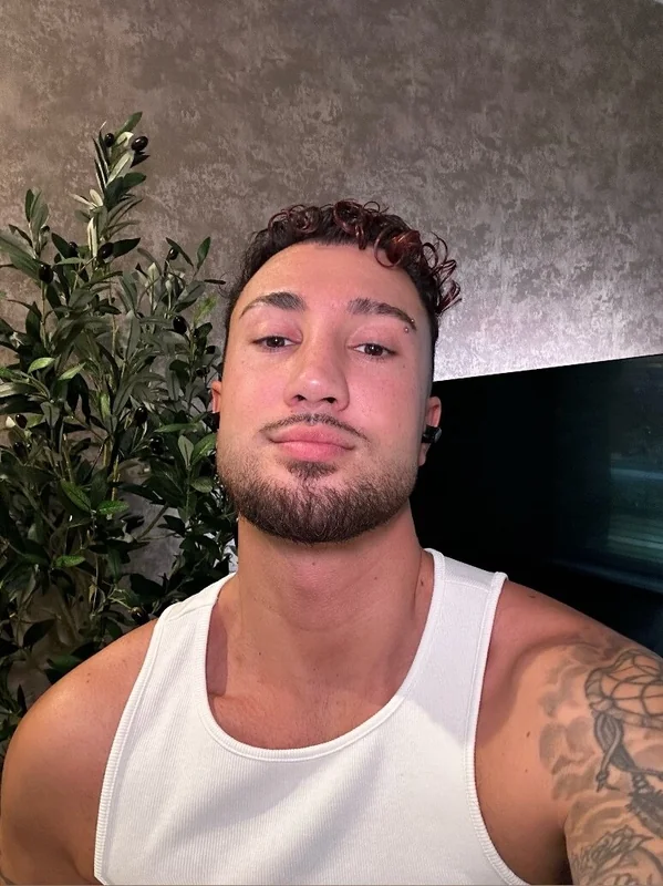 marco polo top 0.8% OnlyFans Profile